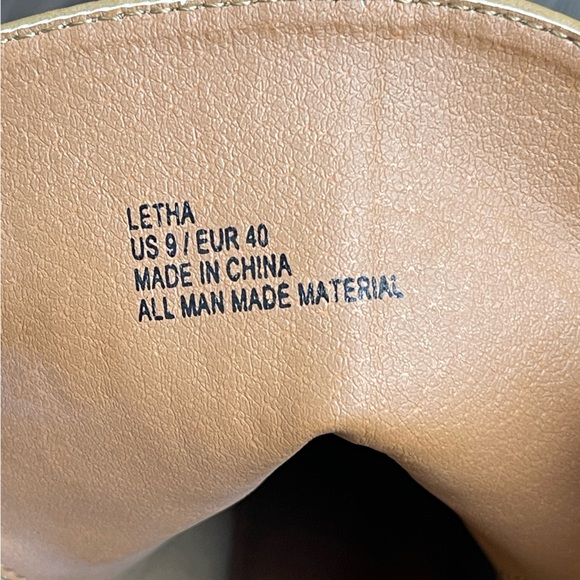 Timberland style boot, size 9 - Picture 2 of 2